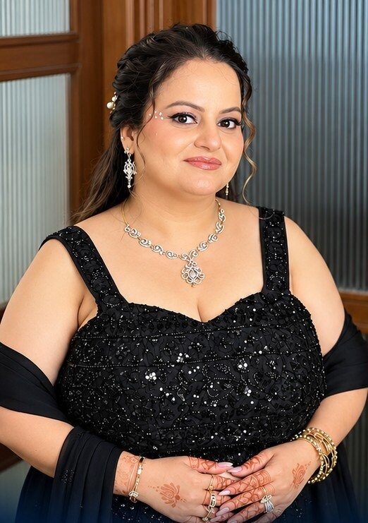 Party look in a black sequinned outfit